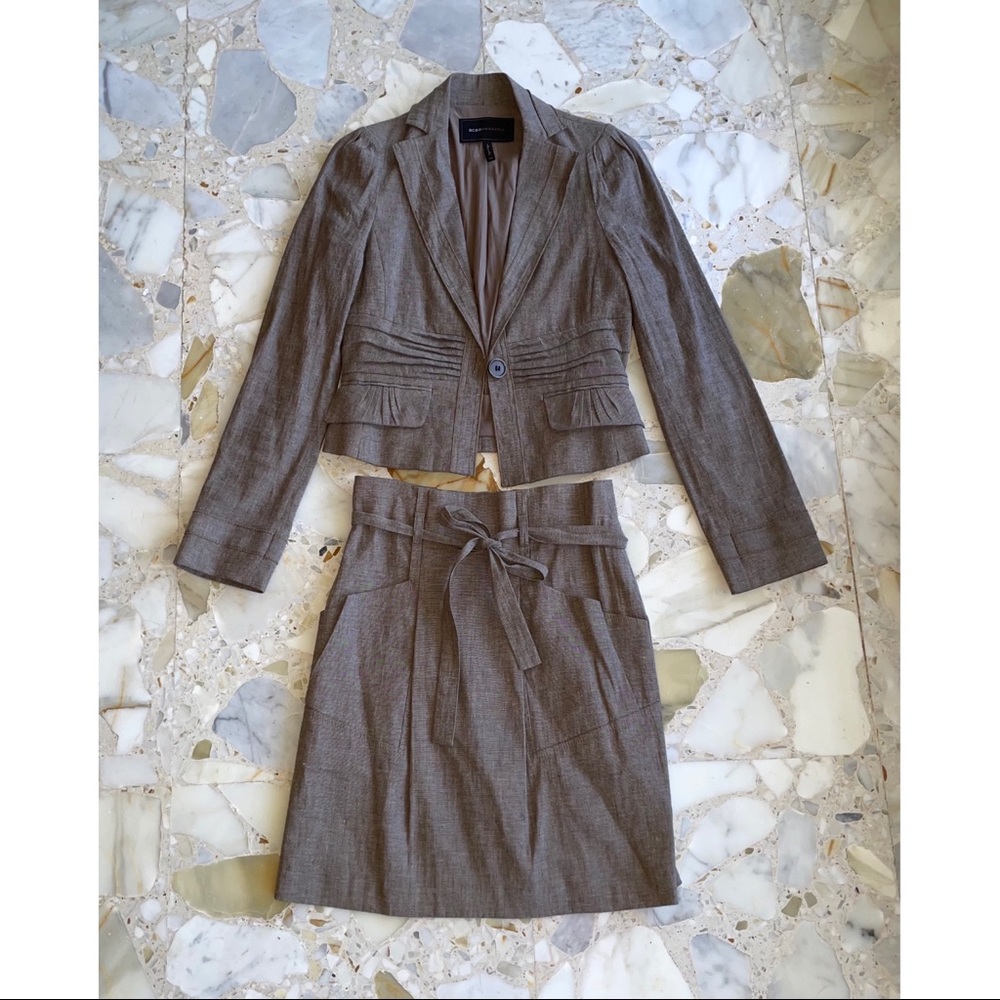 BCBG Maxazria Brown Blazer and Skirt Suit XXS & 0